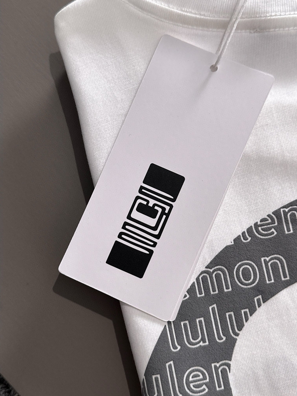 ブランドTシャツ角部分ディテール